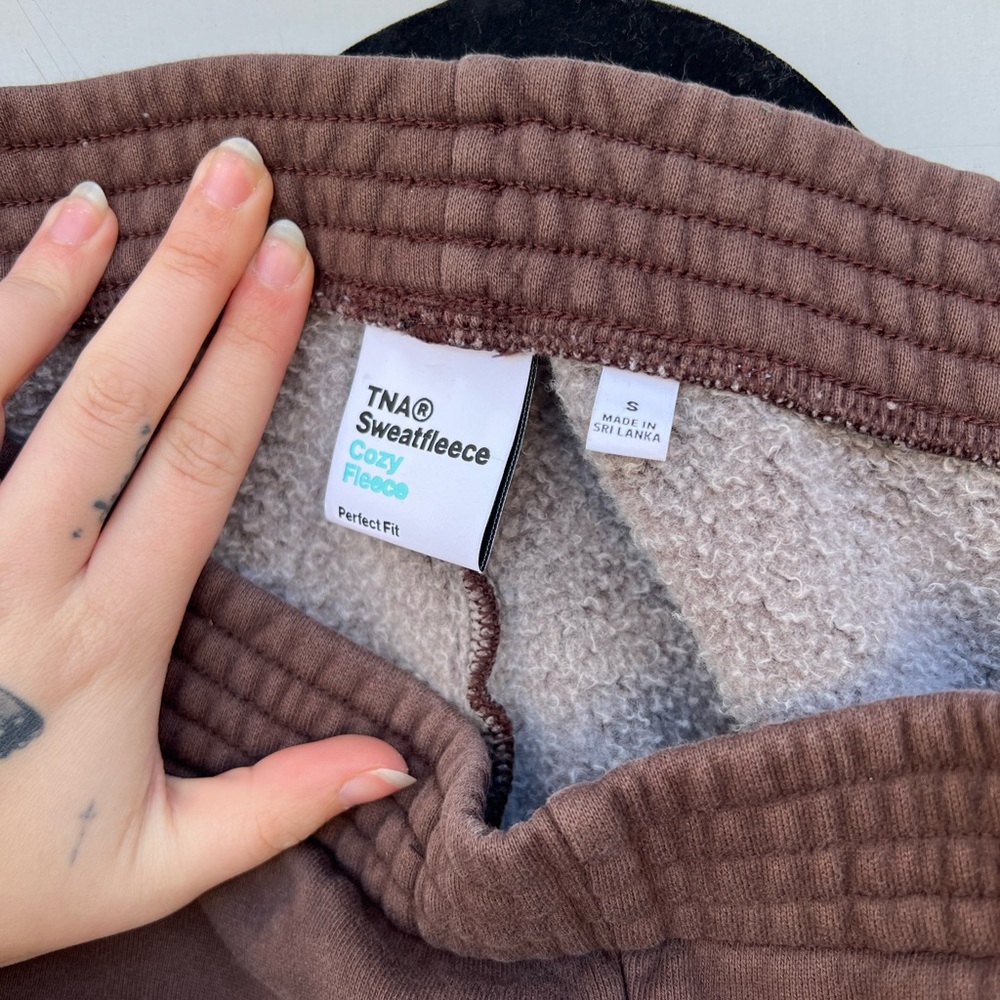 TNA. Perfect fit Cozy Fleece Brown Sweatpant